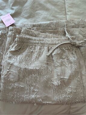 Pretty Little Thing Textured Pants